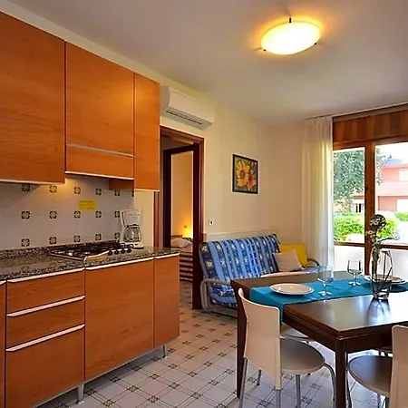 By The Pool Flat With Ac 호텔 3*